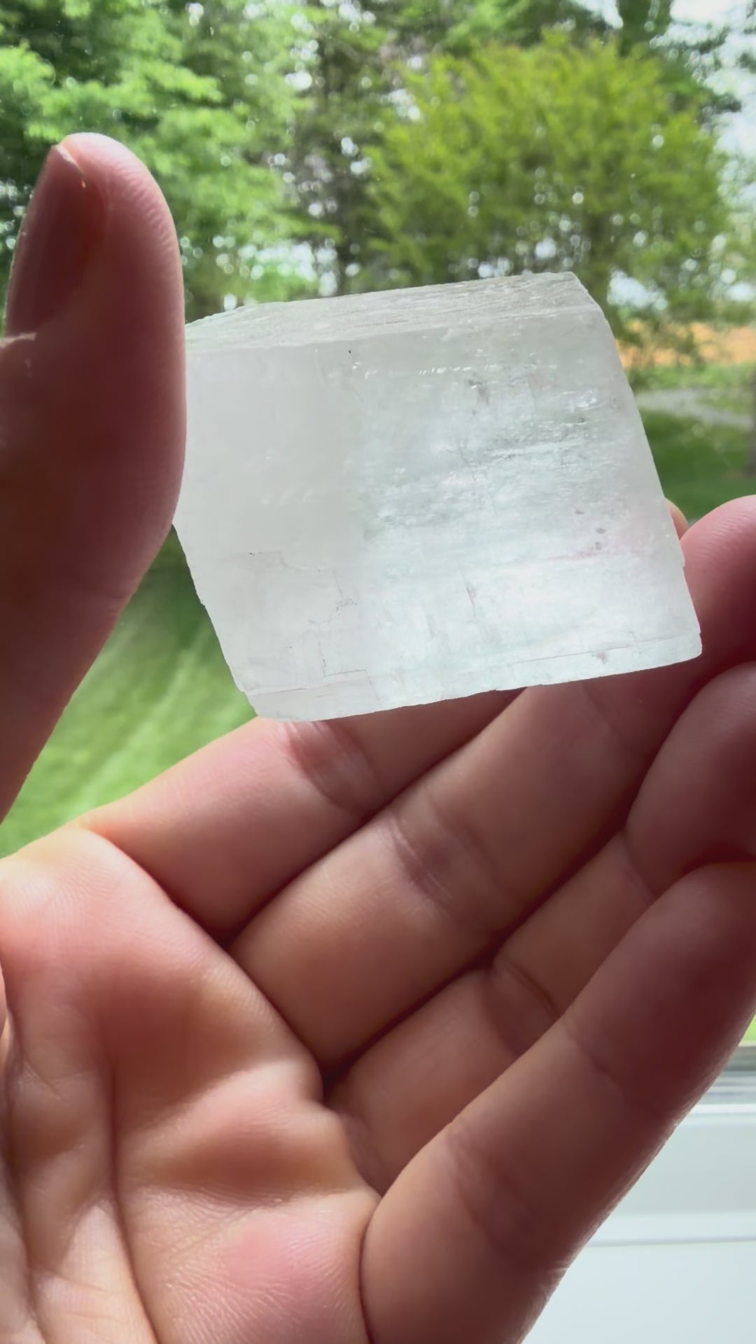 Load and play video in Gallery viewer, Honey Calcite Cube– Warmth, Confidence &amp;amp; Steady Energy
